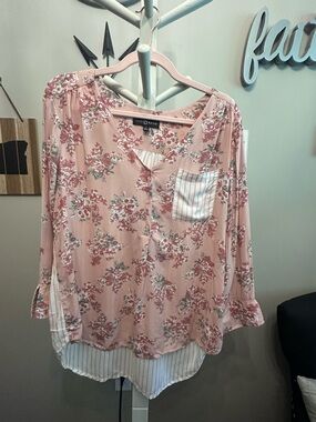 Fred David Blush Floral V-Neck Long Sleeve Top with Striped Pocket